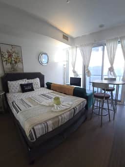Luxury Condo Studio Downtown Toronto Entertainment Area