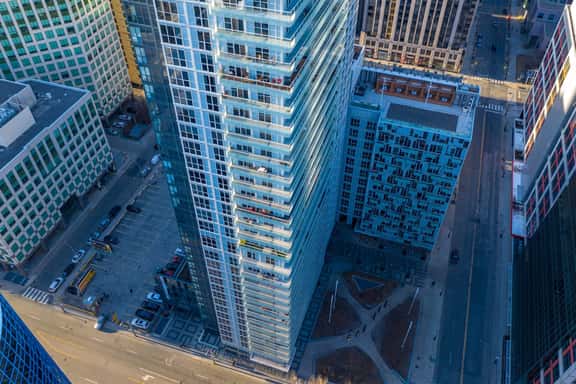 A Ultra Central Premier Condo Apartment Downtown Toronto - Image 1