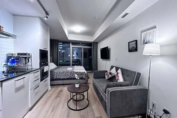 ICE Condos Studio Downtown Toronto - Image 1
