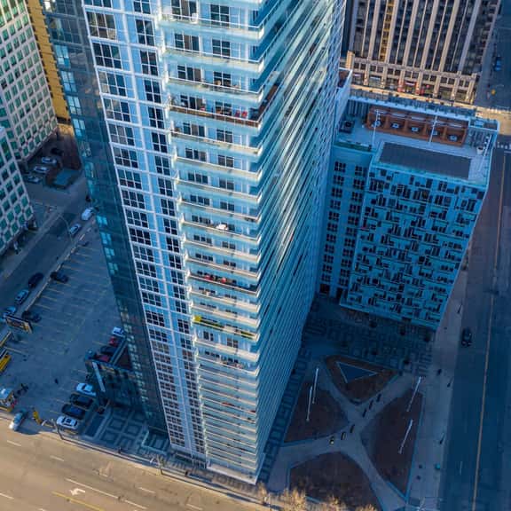 A Ultra Central Premier Condo Apartment Downtown Toronto - Image 1
