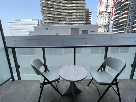 Town Flats Premier Studio Downtown Toronto