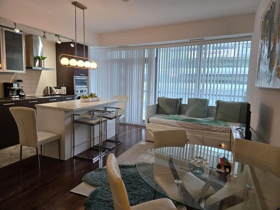 The Luxurious 3Bdr Condo Downtown Toronto CN Tower